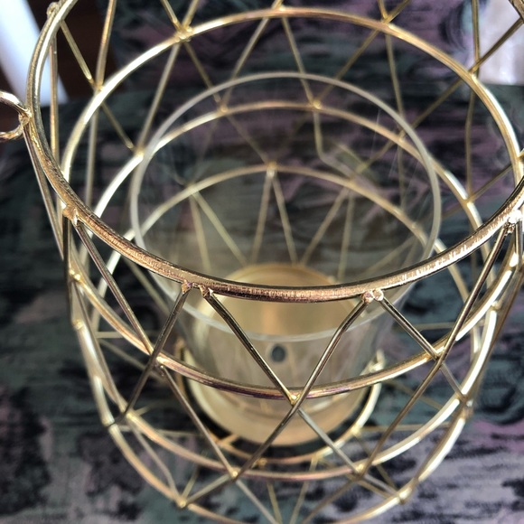 wire gold tone candle holder with handle - Picture 4 of 11